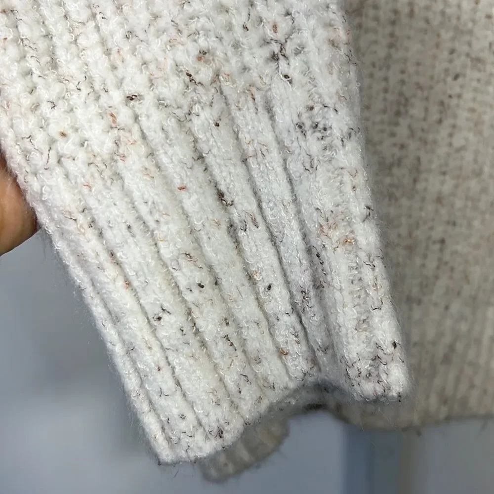 POL Women’s Chunky Knit Cropped Turtleneck Sweater Cream Size Large